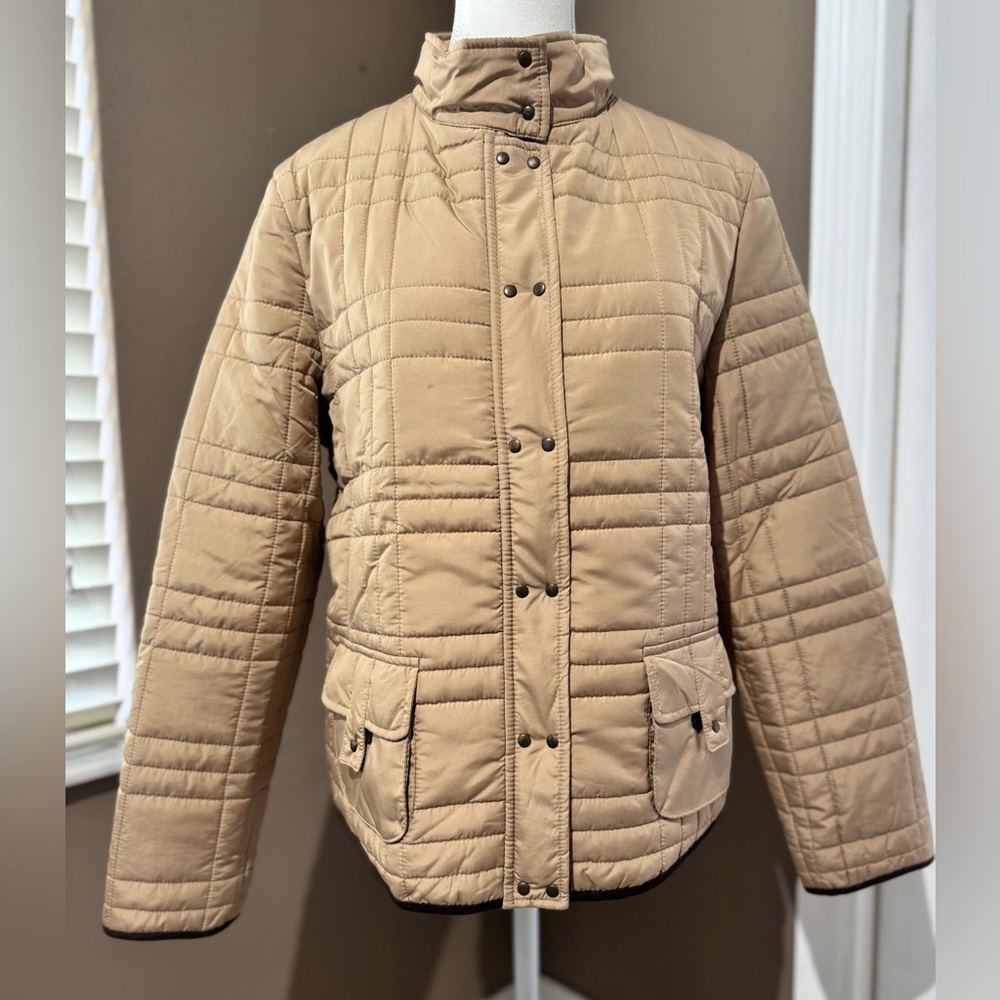 Quilted Tan Puffer Jacket.  Lightweight, Full Zip and Snap Closure.